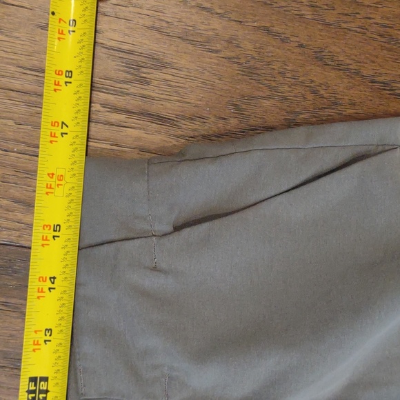 Bundle of two women's Columbia Size 10 Shorts - Picture 8 of 13